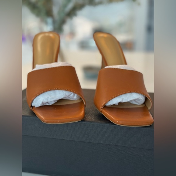 Tony Bianco Mule - Picture 3 of 7